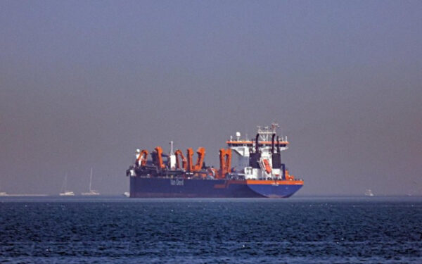 UAE plans second oil pipeline to bypass Strait of Hormuz